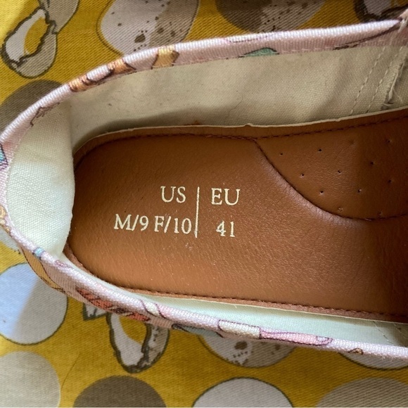 Light pink baking item patterned loafers size 10 - Picture 7 of 15